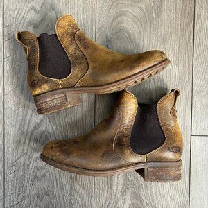 UGG Bonham Chelsea boots size US 8 Brown Distressed Leather EU 39